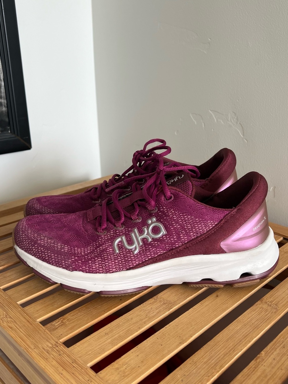 Rykä Devotion X Walking Sneaker, size 7.5-8